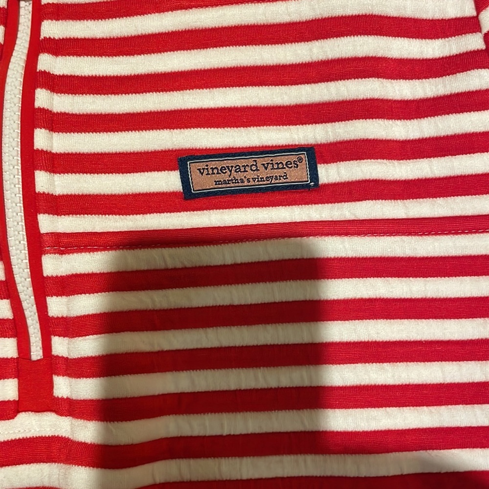 Vineyard Vines 1/4 zip sweatshirt. Women’s size small. New, never worn. No tags. - Picture 2 of 3